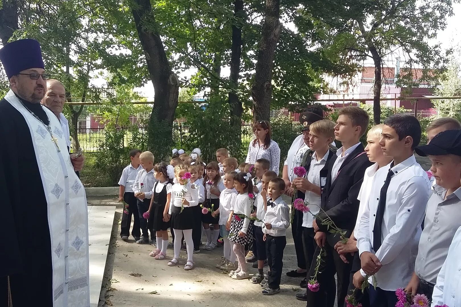 Погода новоблагодарное ставропольский край предгорный. Пятигорский село школа. Село новоблого дарное школа. Детский сад село Новоблагодарное.