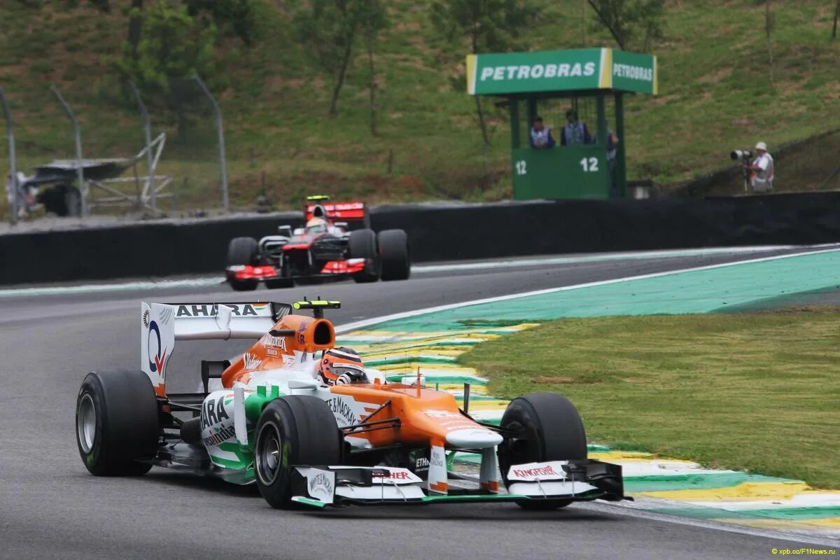 Гп11ф1. Формула 1 форс индия 2011 гп европы. Ф1 гп бразилии. Сан-паулу интерлагос. Ф1 гп бразилии.