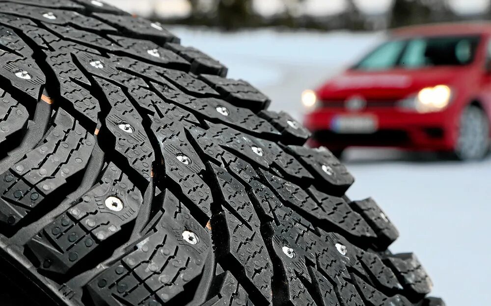 Nokian tyres hakkapeliitta 10p зимняя шипованная отзывы. Нордман 7 2254517. nordman 7 22545 r17. шипованные шины на снегу. шипованная низкопрофильная резина.