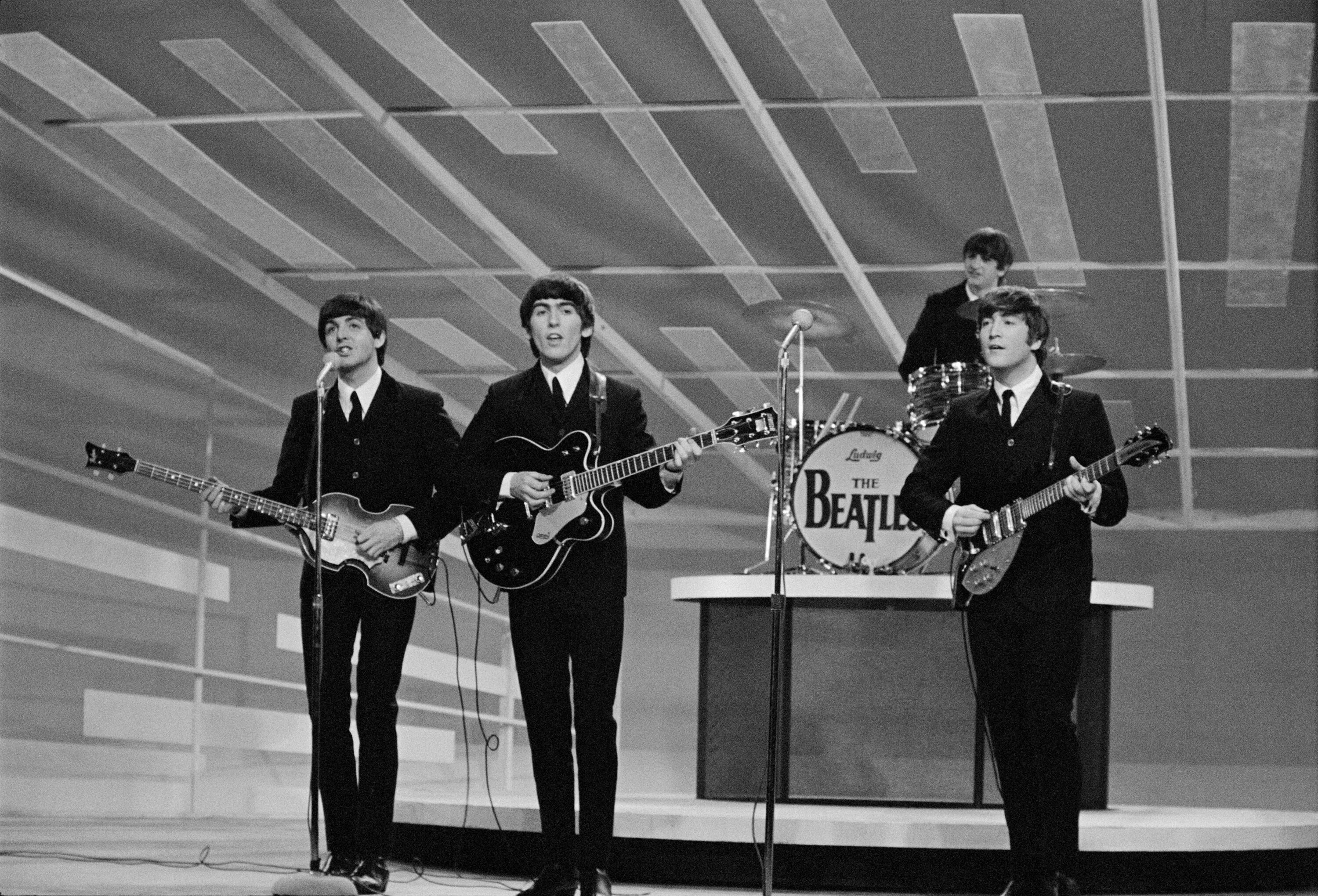The Beatles 1964. Beatles ed Sullivan show 1964. The Beatles на шоу 1964. Группа the Beatles 1960. Ed show