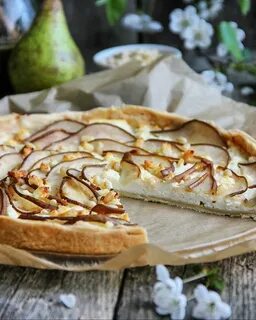 Пирог с грушей и сыром
