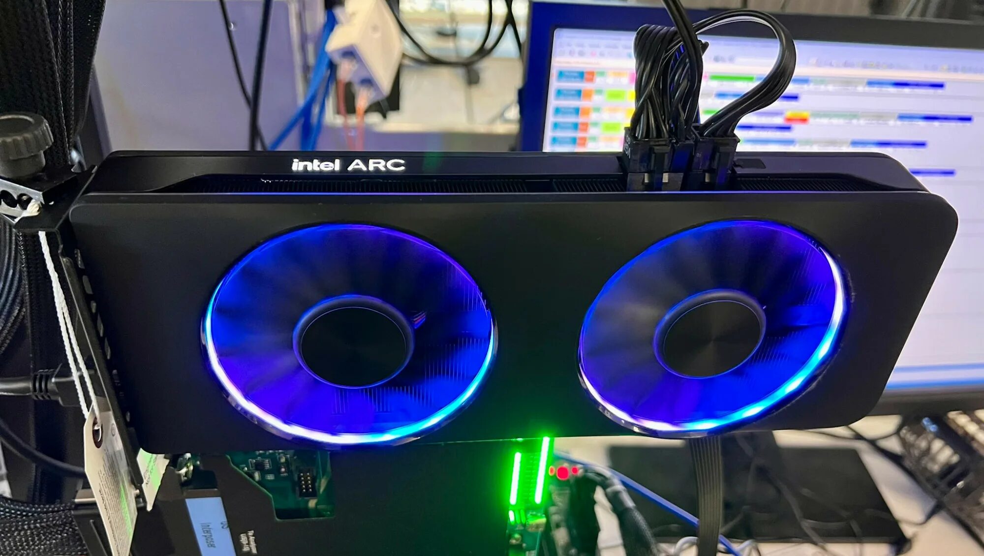Arc graphics 7 cores. Intel arc a770. intel arc a580. видеокарта интел arc-a750. intel arc a770 predator.