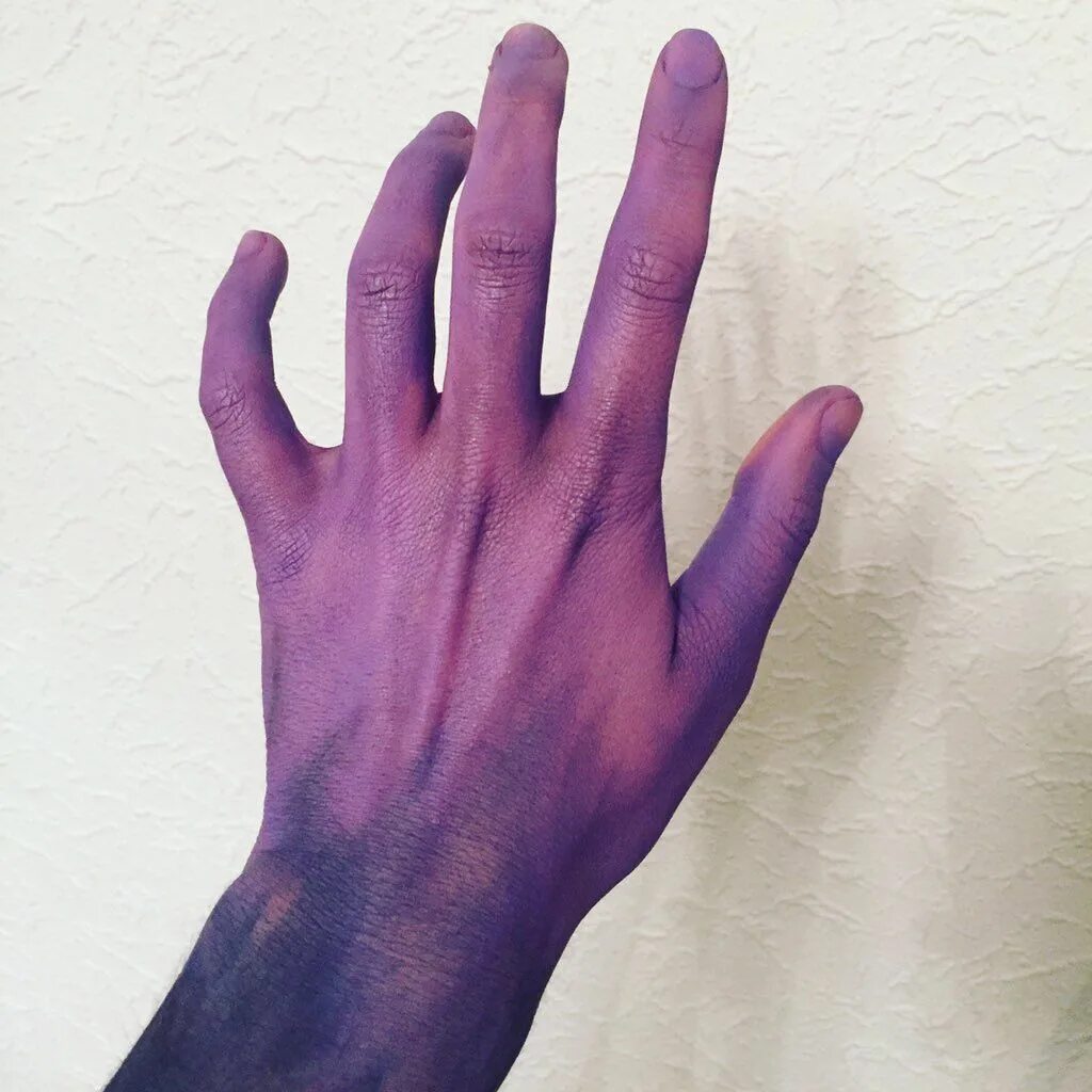 Фиолетовые руки. Синяя рука. Фиолетовая Эстетика руки.