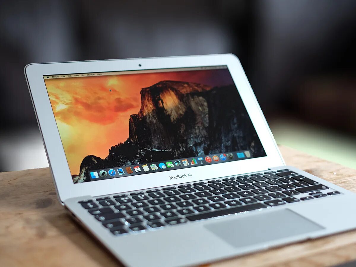 Ноутбук apple macbook air m1 256 13.3. MACBOOK Air 13 m1 Silver. Apple MACBOOK Air 11. Apple MACBOOK Air 11 2015. Макбук Air 2015.