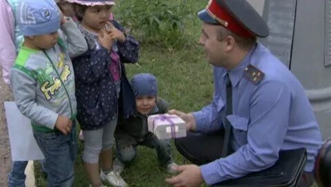 Полицейский учат