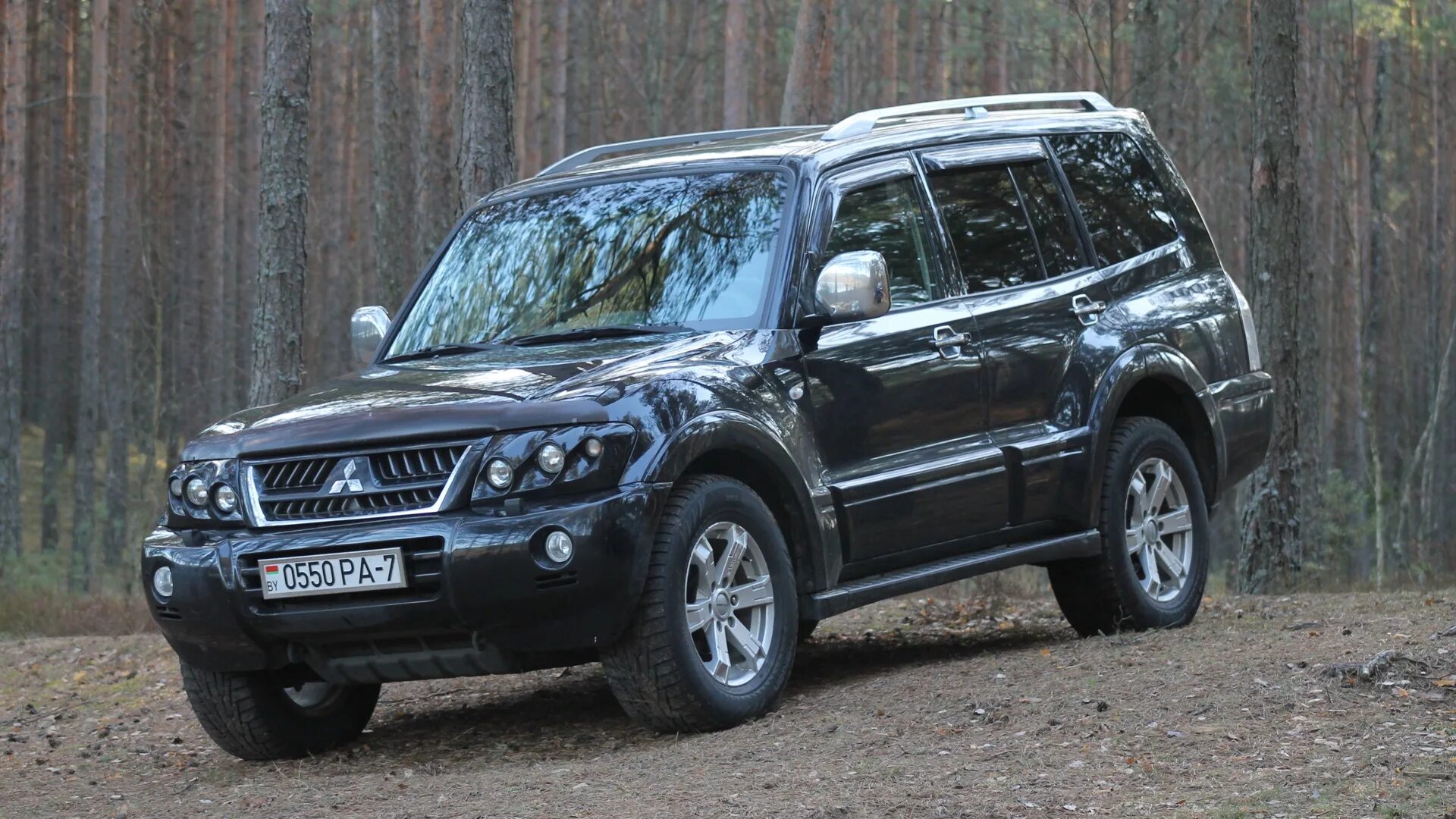 Авито россия мицубиси паджеро. Mitsubishi Pajero 3. Mitsubishi Pajero 3 Exclusive. Митсубиси Паджеро 3.2. Мицубиси Паджеро эксклюзив 2005.