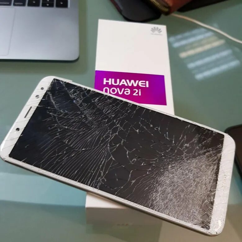 Разбитый Huawei. Разбитый Huawei Nova 3. Huawei Nova 2i разбор. Huawei Nova стекло если разбился купить стекло.