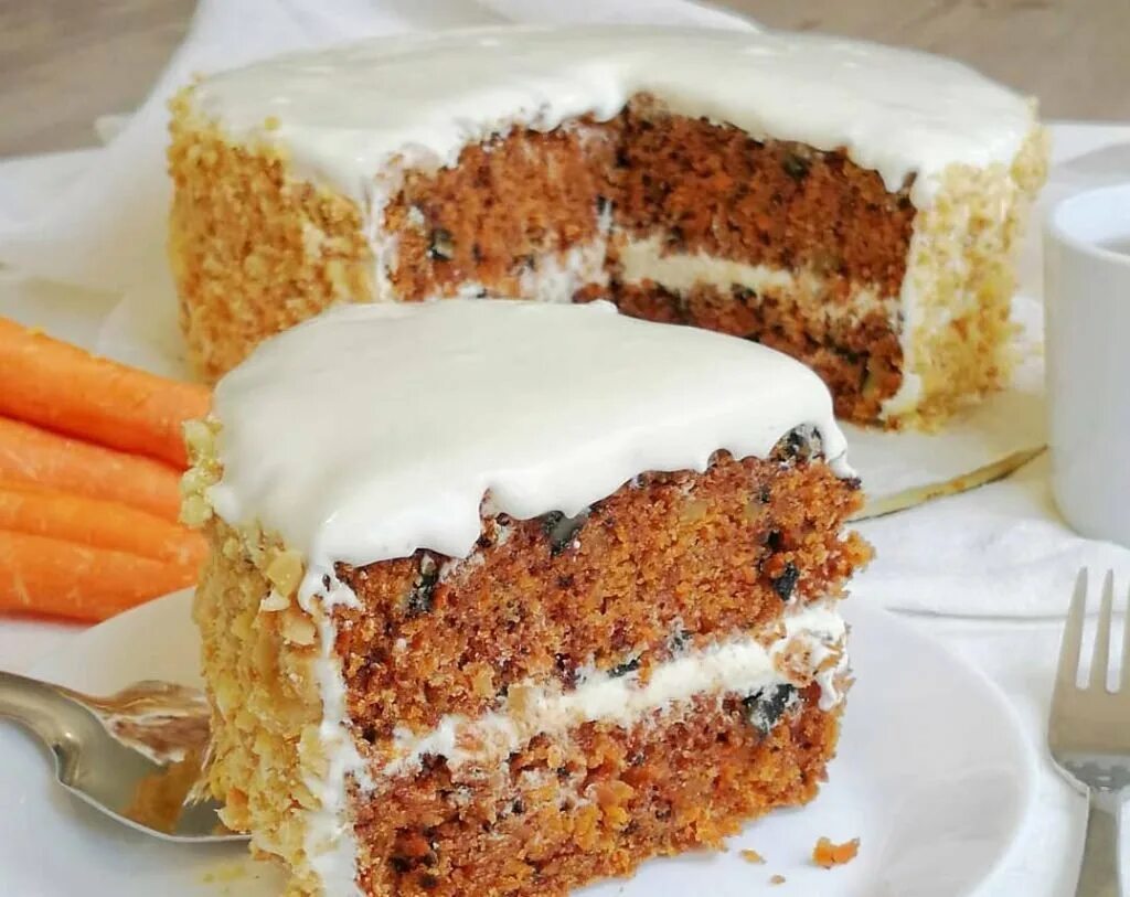 Морковный торт кофикс. Морковный торт carrot cake. Морковный торт carrot cake. Морковный торт с апельсиновым курдом. Украсить морковный торт.