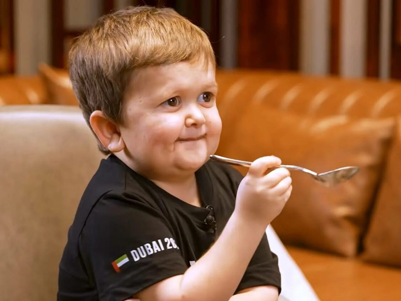 Хасбик. Хасбик давай давай. Хасбулла хасбик. Хасбик форбс. Карлик хасбик.