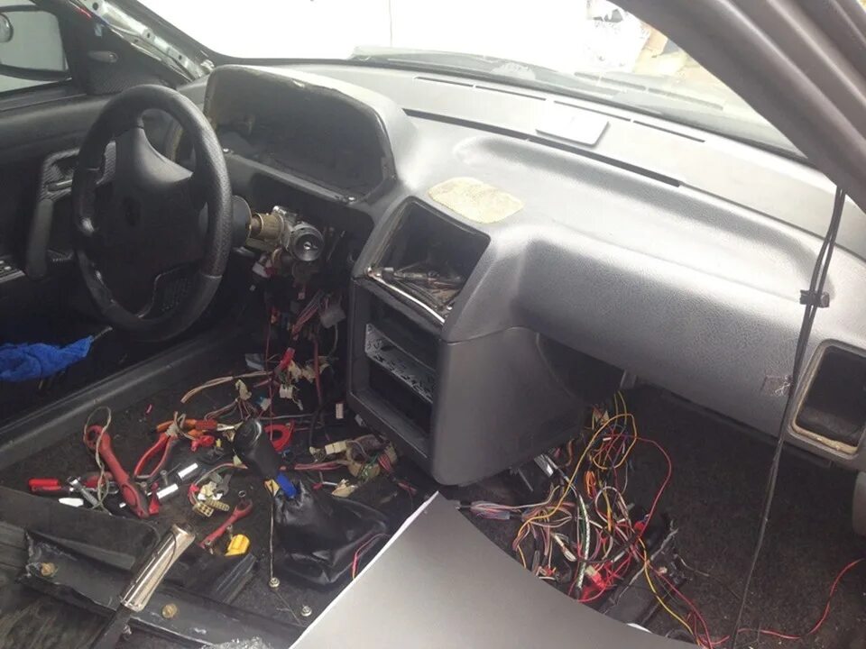 проклейка панели ваз 2110. панель торпеда ваз 2110. крепление торпеды ваз 2112. установка панели ваз 2110. верхняя панель ваз 2110.