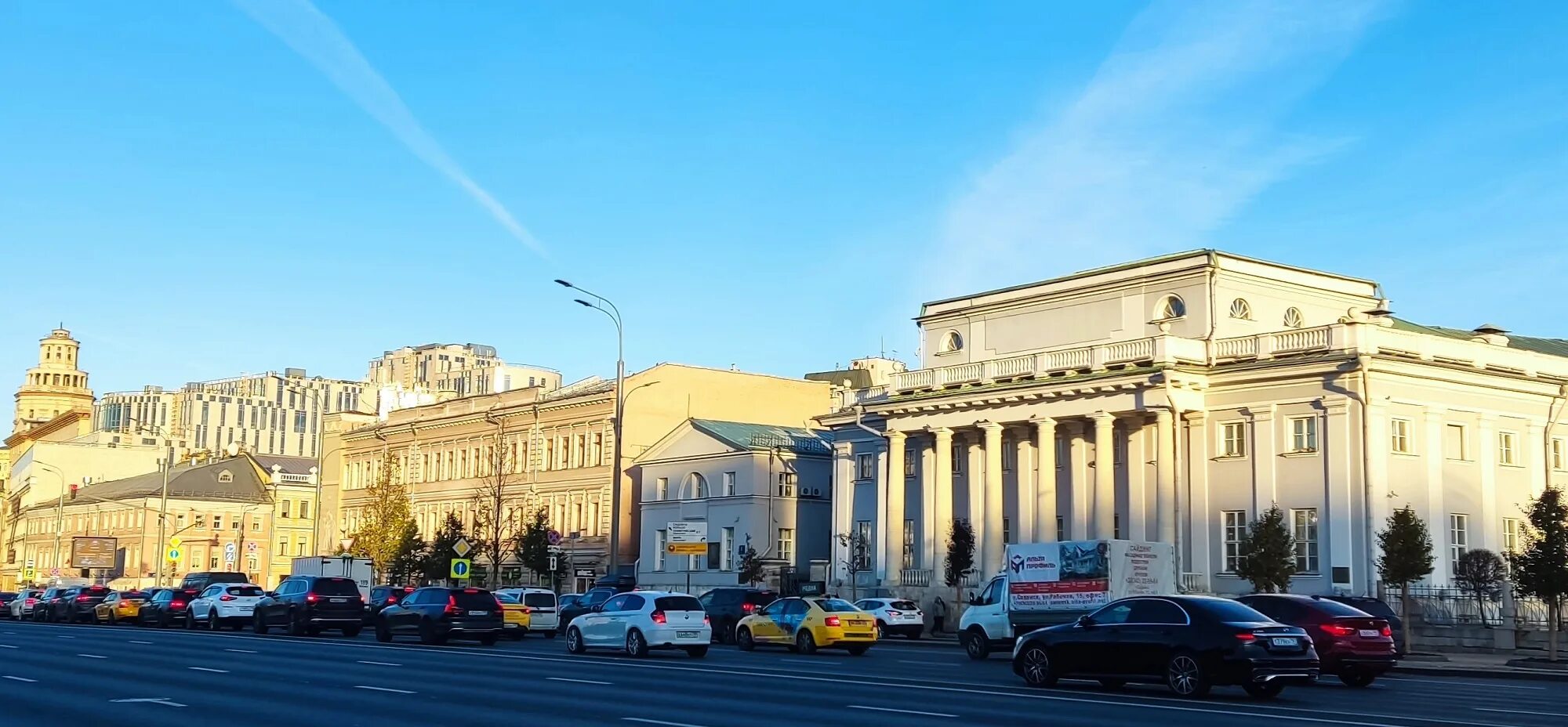 Сухаревская площадь 10 эмирейтс. Большая сухаревская площадь. сухаревская площадь. сквер большой сухаревской площади. большая сухаревская площадь, 3с1 фото.