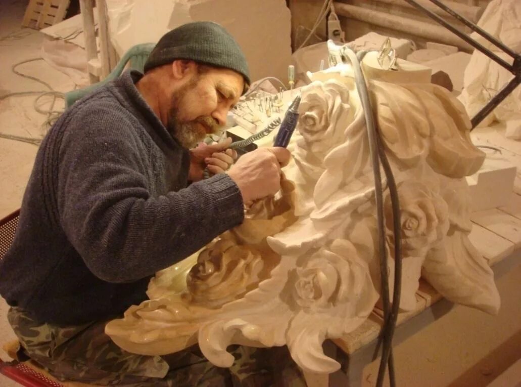 Мастера по камню работа. Мастера по камню работа. Скульптурная мастерская. Резьба по камню процесс. Пономарев григорий анатольевич камнерез.