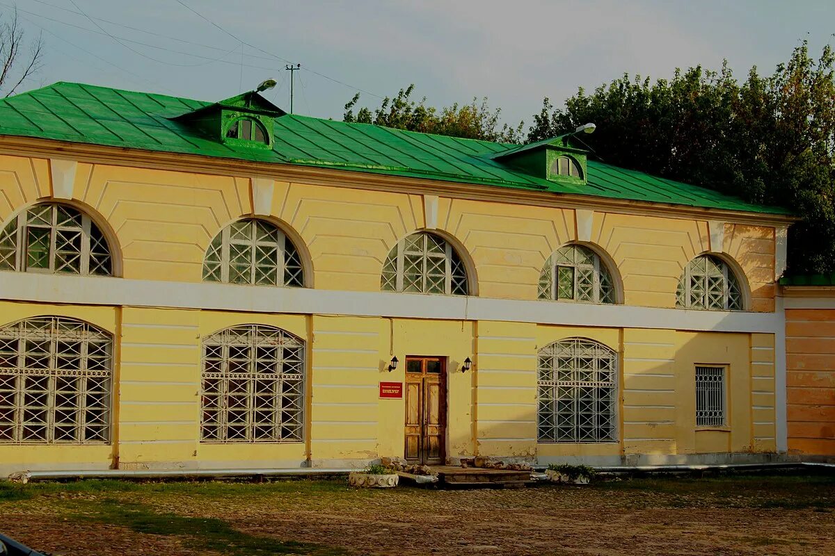 Дешевый сарай. Садовый домик shed garden. Сарай из досок. 14 сарай. Амбар гараж сарай хозблок.