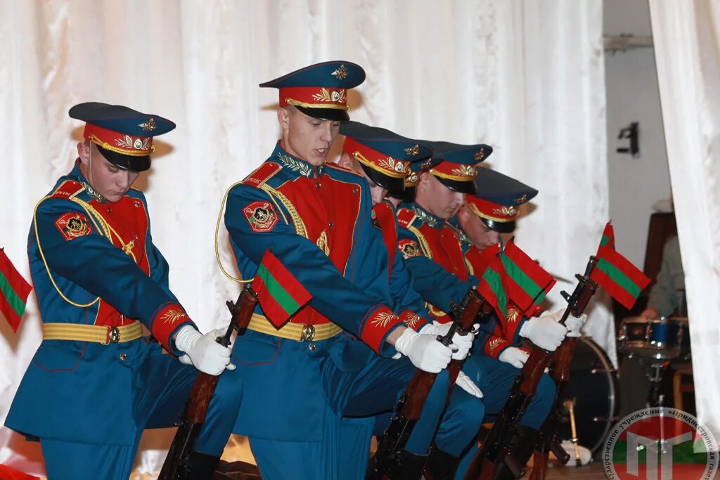 20 караул. Лондон караул букингемский дворец. 20 караул. Караул 1989. Рпк преображенский полк.