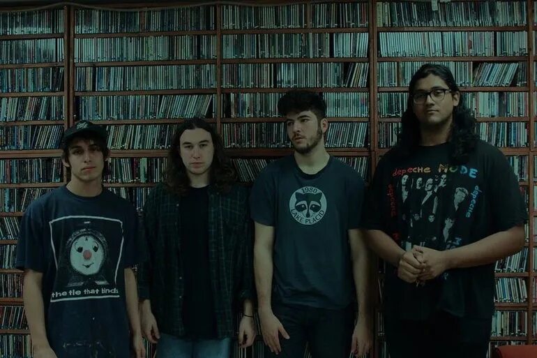 Narrow head. Narrow head группа. narrow head - coursing through (2019). narrow head - 12th house rock (2025). narrow mouth band.