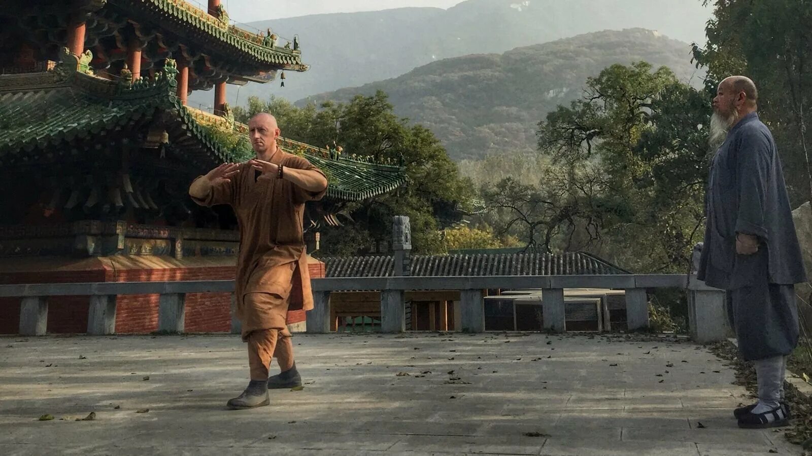 Shaolin temple. Кунг-фу монастырь Шаолинь. Шаолинь Чжэнчжоу. Китай Шаолинь монастырь арт. Храм монахов Шаолинь.
