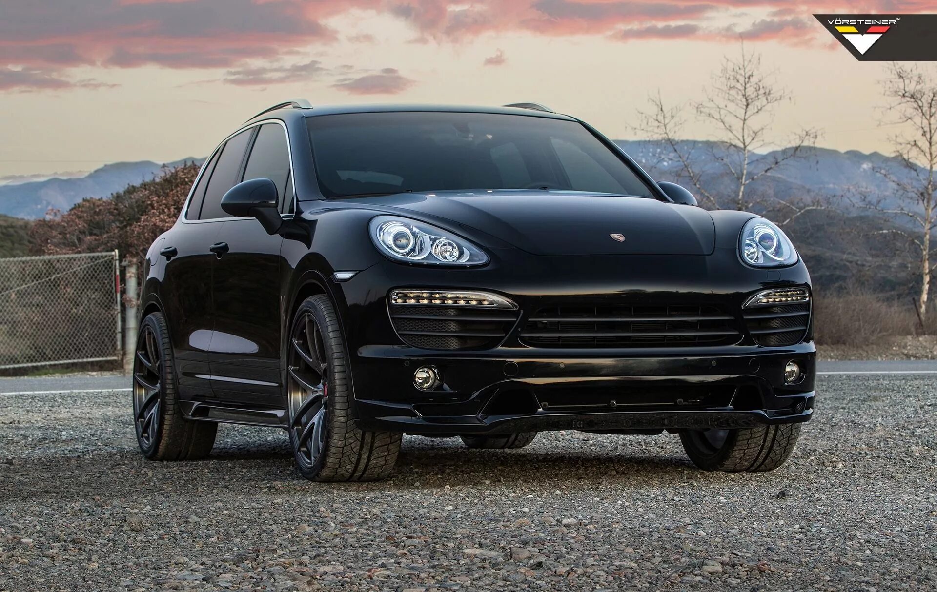 Скачать обои небо, облака, тюнинг, Porsche, Порше, tuning, передок, Cayenne, раз