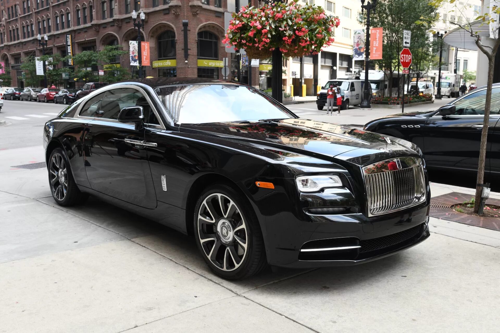 Роллс врайт. Роллс Ройс Райт. Роллс Ройс Райт купе. Роллс Ройс Райт 2013. Rolls Royce Wraith 2022.