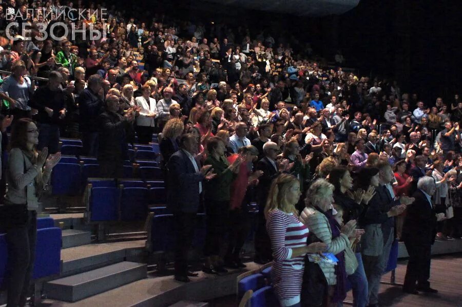 тодд мюзикл. культурная акция «ночь театров». джентльмен шоу дк ленсовета фото. зрители мюзикла. цирковой мюзикл на воде одиссея нижний новгород.