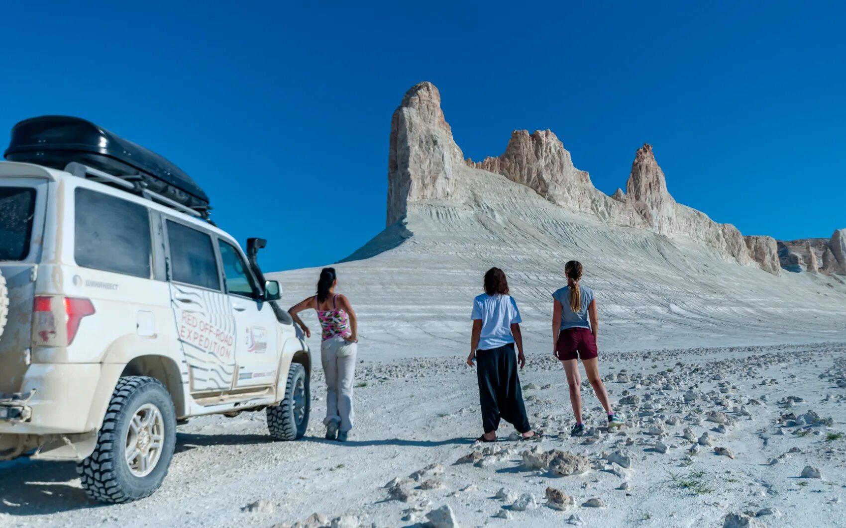Red offroad expedition. Touareg ii автотуризм путешествие экспедиция. Off road expedition. Toyota overland. Off road expedition.