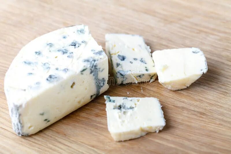 Груша с сыром с плесенью. Сыр с плесенью текстура. Dor blue cheese. Соус из сыра с голубой плесенью. Фурм д'амбер с запеченной грушей.