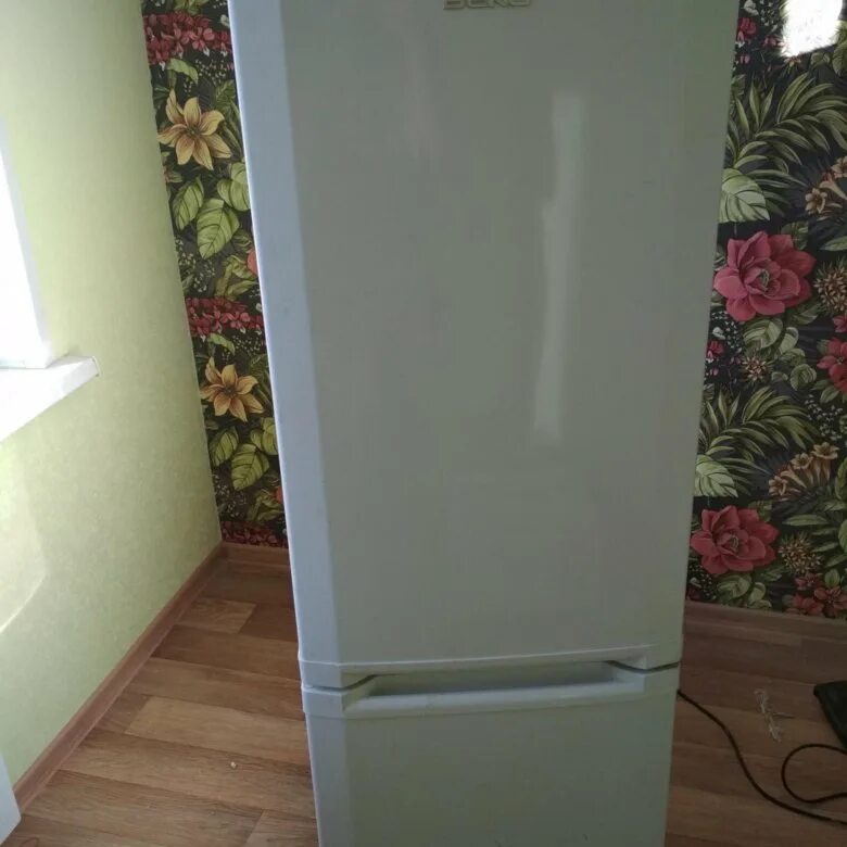 Бу томск. Юла холодильник. Юла холодильник продается. Холодильник Томск. Бэушный холодильник Одинцовский район.