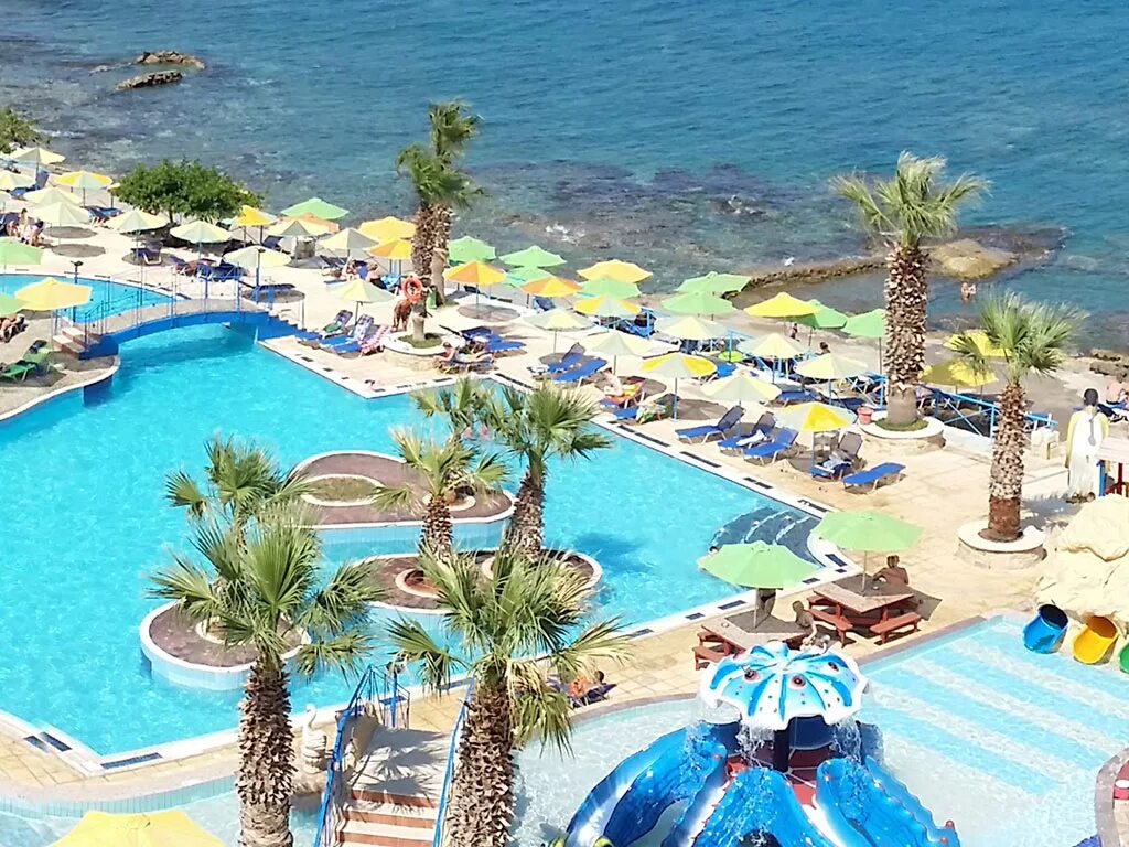 Beach hotel village. Эри Бич отель Крит 4. Eri Beach Hotel Крит. Eri Beach & Village Hotel. Eri Beach & Village 4*.