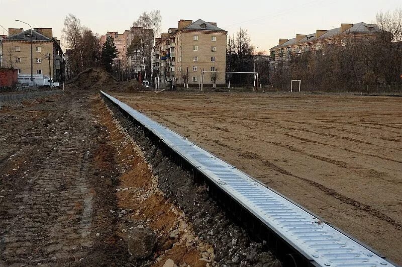 Пляж на певческом поле подольск. Всемирные цветаевские костры. Стадион зенит подольск. Труд подольск футбольное поле. Подольский футбольный стадион.