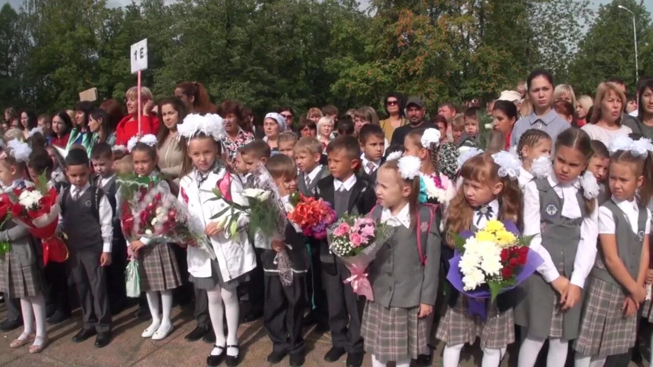Школа 1 набережные. Школа номер 35 в набережных челнах. набережные челны школа сош 35. 1 школа набережные челны. учителя 39 школы набережные челны.