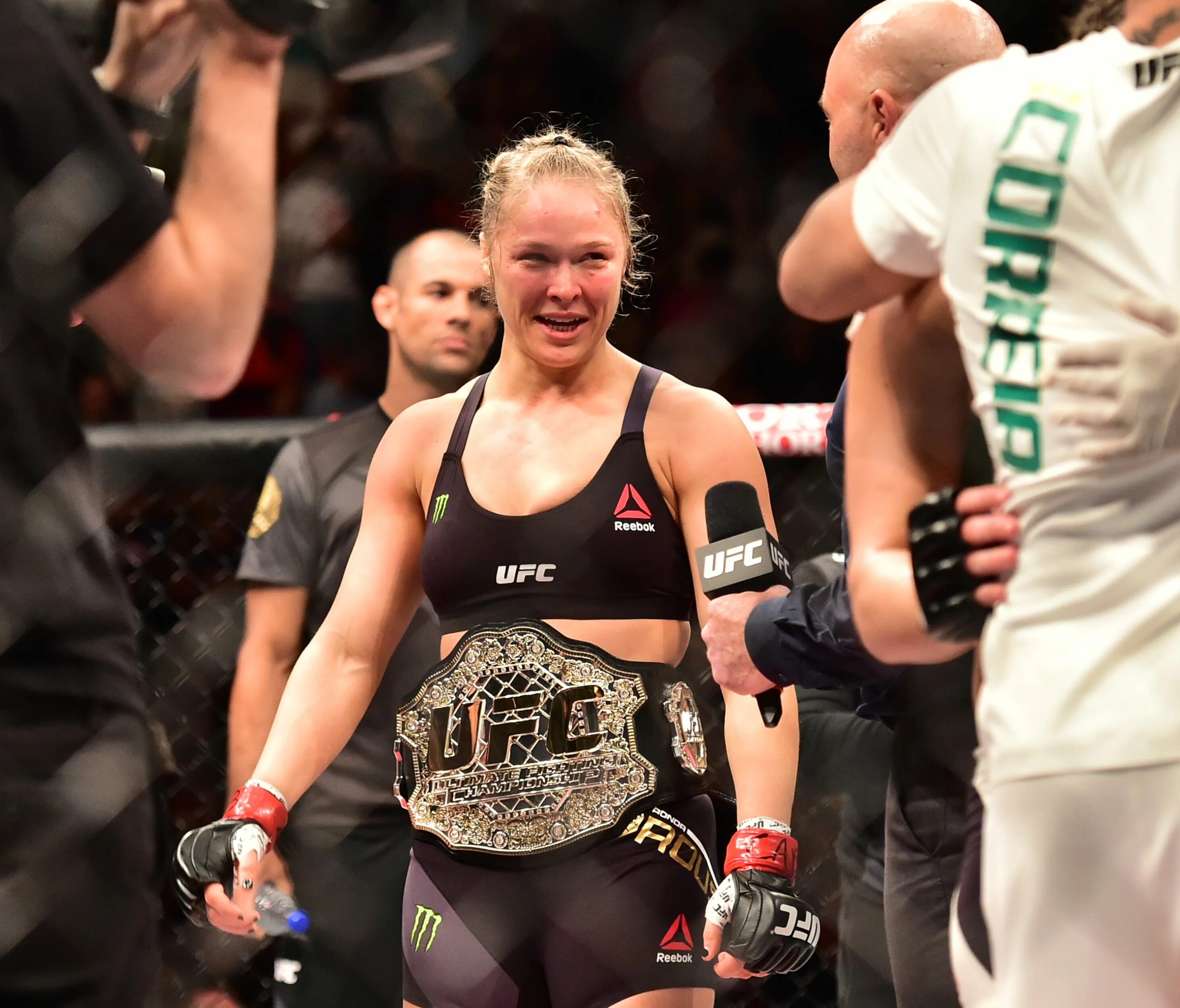 U m c ru. Ронда Роузи. Ronda Rousey UFC Champion. UFC 300 Ронда Роузи. Ronda Rousey UFC Belt.