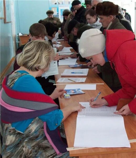 Выборы депутатов в наро-фоминске. Избирательные участки железногорск. Избирательные участки железногорск. Избиратели на избирательных участках. Снт 34 железногорск красноярский край.