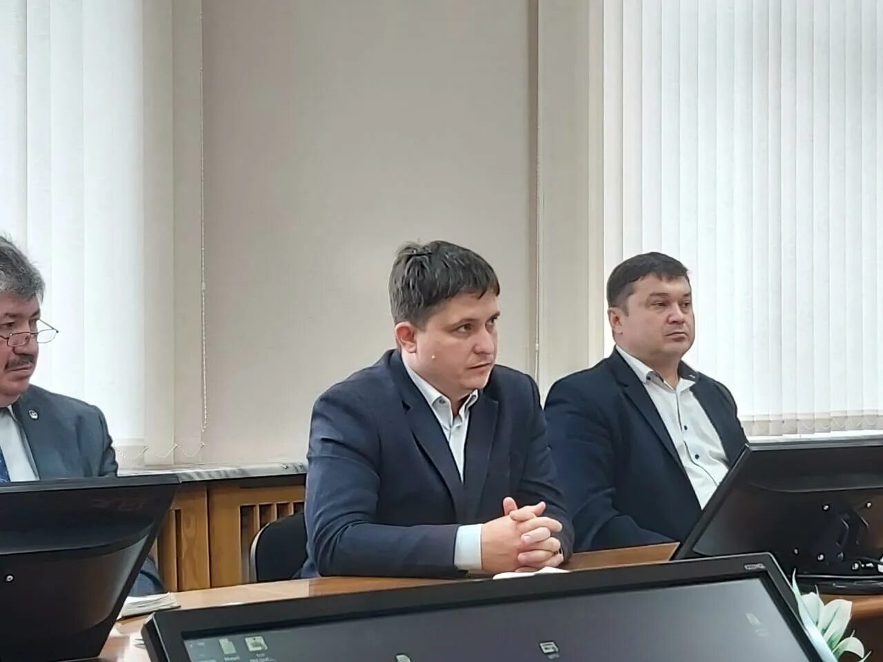 Главный врач салавата. Главный врач салавата. Главный врач кармаскалинской црб. Мурзагулов салават фанильевич врач. Главный врач салавата.