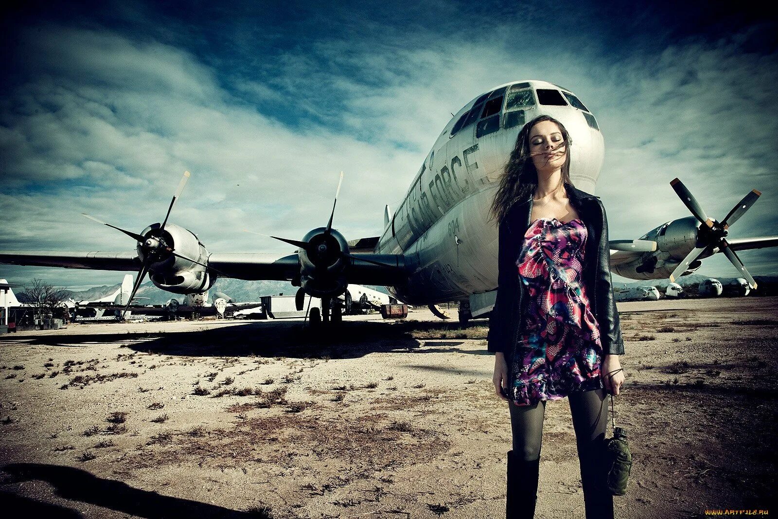 Девушка в самолете. Авиа девушки. Авиа девушки. Девушка в самолете. Авиа девушки.