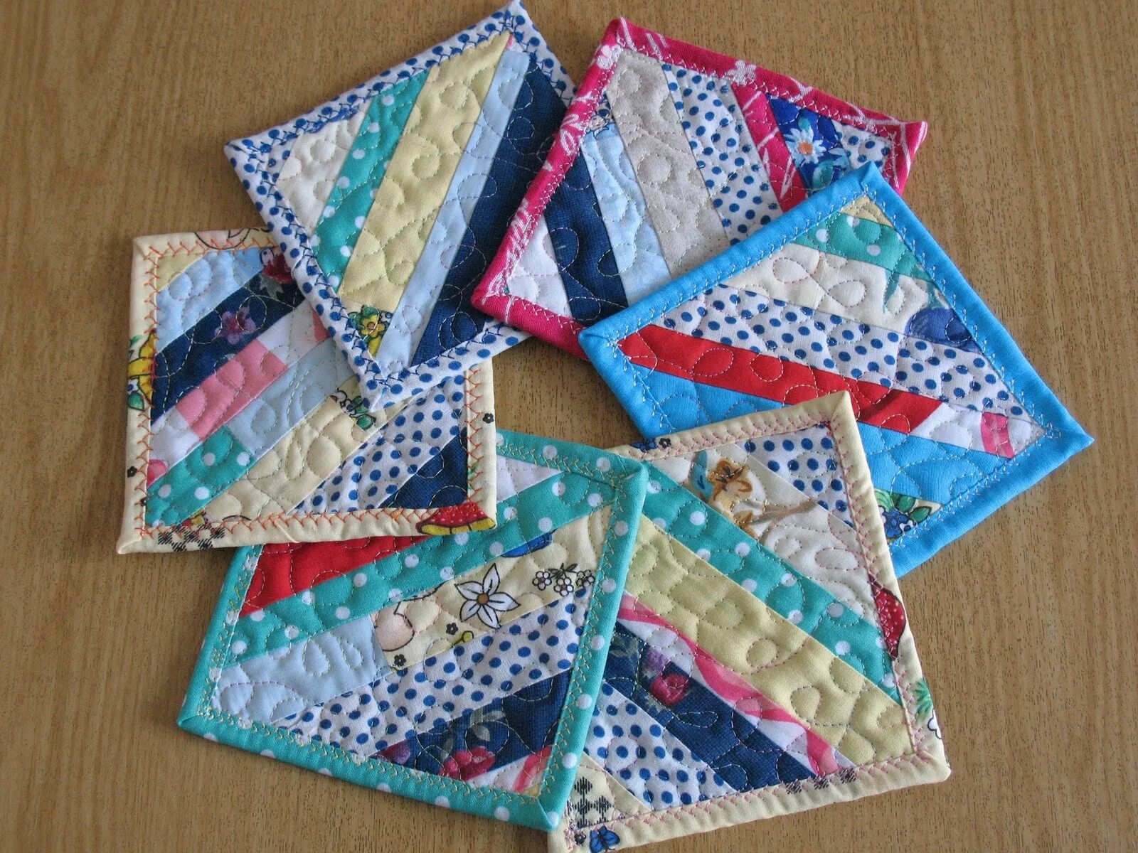 Варвара тасиц лоскутное шитье. Лоскут для рукоделия. Пэчворк лоскутное шитье. Использовать лоскутки ткани. Лоскутные изделия.