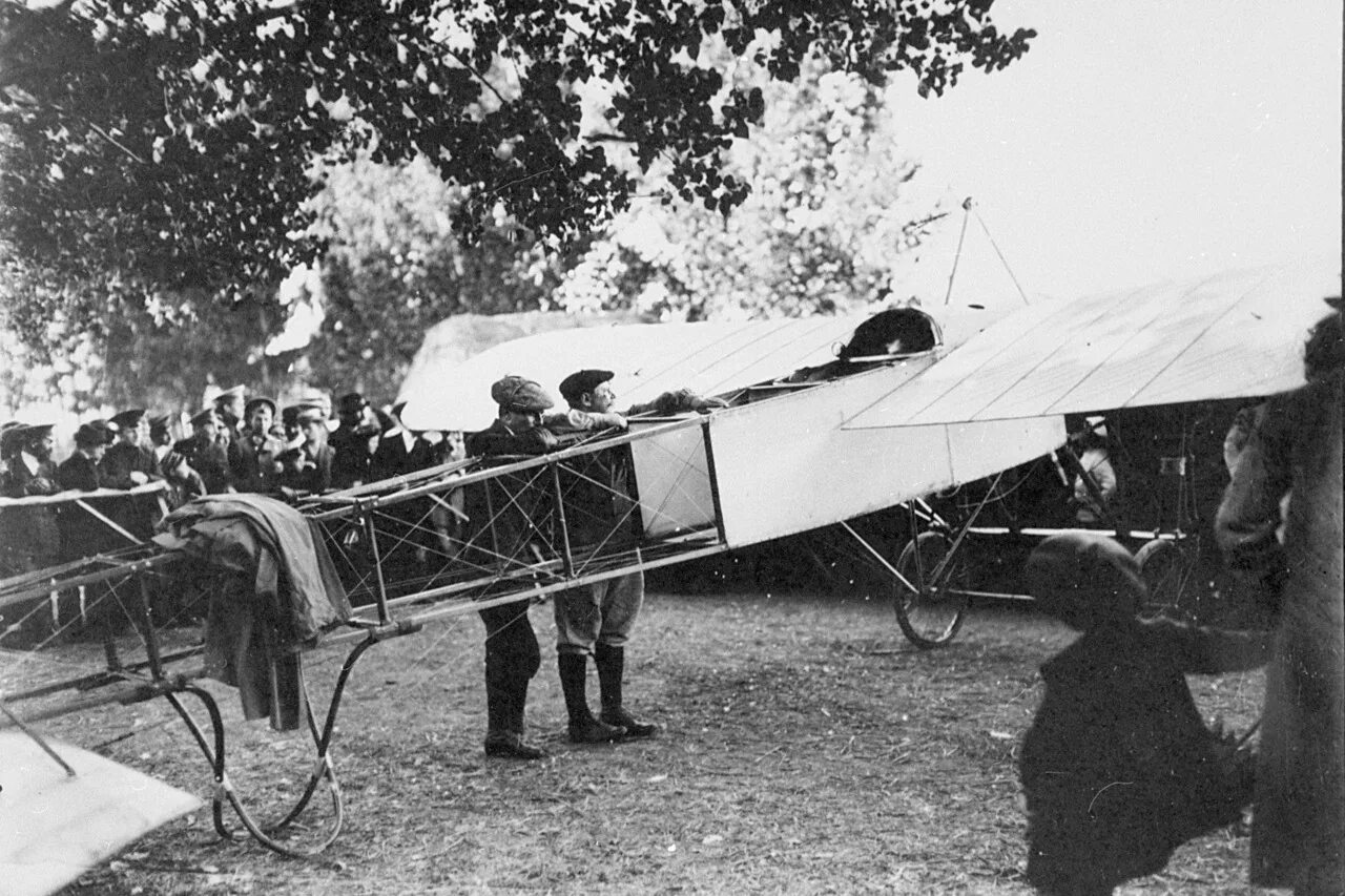 Первые воздушные самолеты. Авиационная неделя в Петербурге в 1910. Первая Международная неделя авиации. Коломяжский ипподром 1910. Императорский Всероссийский аэроклуб 1908-1917. Самолет Кудашева 1910.