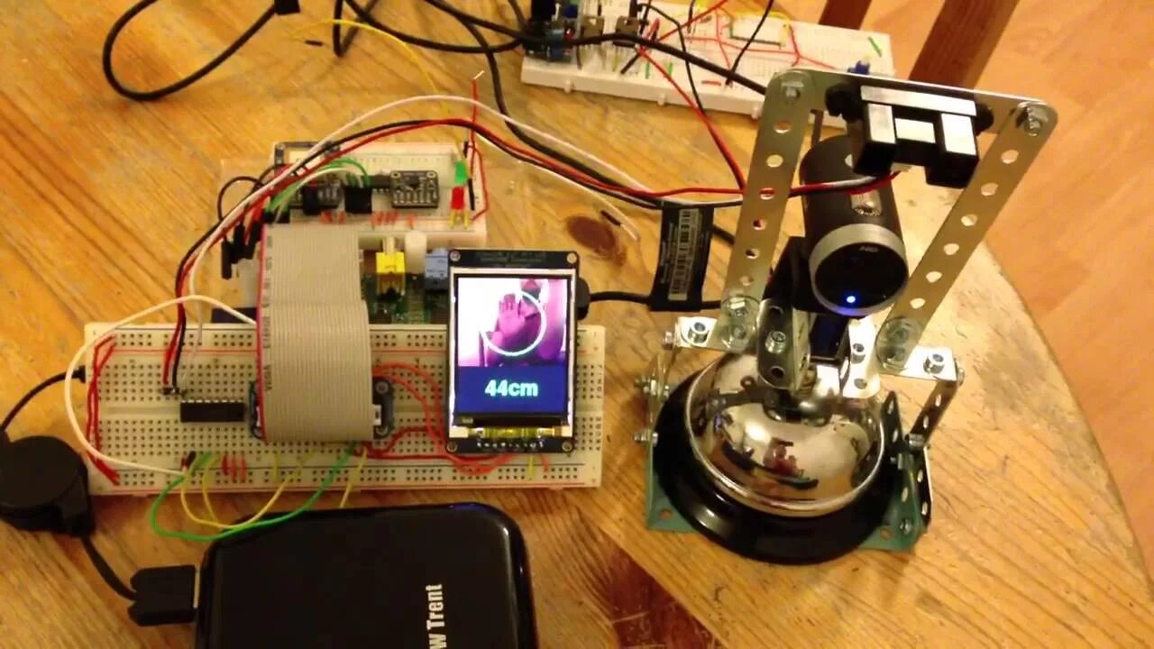 Камера заднего вида на регистратор d3. Видеорегистратор для камер видеонаблюдения 8 каналов. Регистратор видеокамер 815 f. Видеоглазок с проводом на мониторе. Камера заднего вида на регистратор d3.