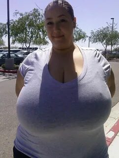 Bbw boobjob.