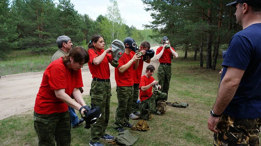 Военно спортивные игры в школе. Заокский район Зарница. Зарница лагерь Березовский. Военно-спортивные игры для школьников. Зарница (игра).