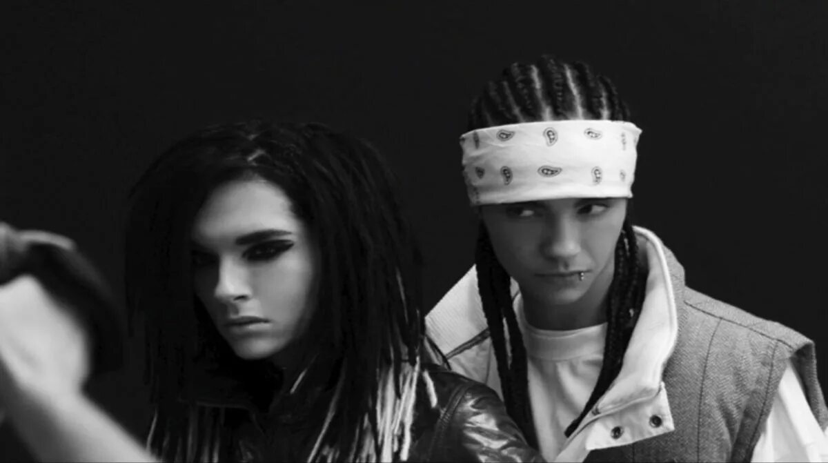 Hey baby том каулитц. Tokio hotel bill. tom kaulitz 2005. tokio hotel том 2008. bill and tom kaulitz.