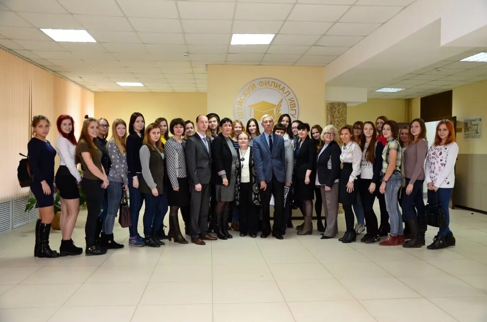 вакансии в посольствах в москве. мид чехии. полк полиции охраны дипломатических представительств москва. работа в посольстве. посольство германии в новосибирске.