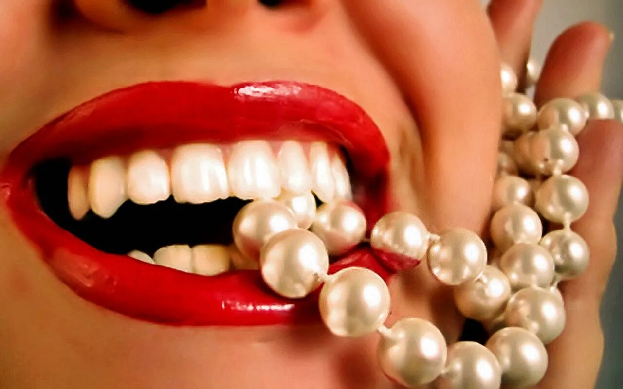Красивые зубы. Красивые зубы стоматология. Улыбка с зубами. Красивая улыбка. Плюсы отбеливания зубов
