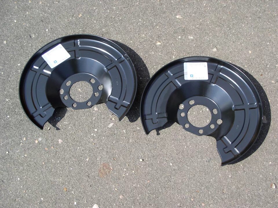 Задний щиток тормозного диска. 3507140-k00. Кожух тормозного диска задний ховер н3. Задний щиток тормозного диска. Кожух заднего тормозного диска бмв е34.