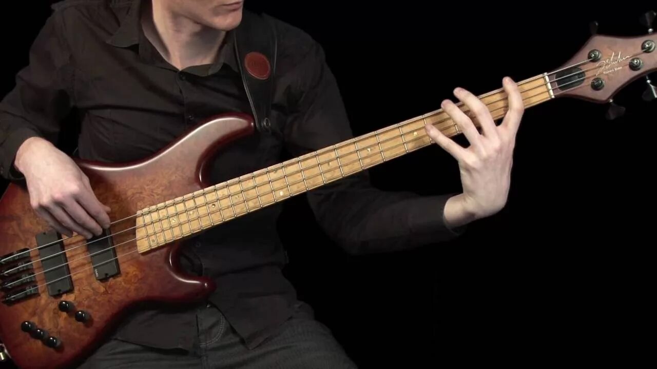 Высокий басс. Ian Bairnson. Playing Bass Guitar. Play Bass. Бас Playback.