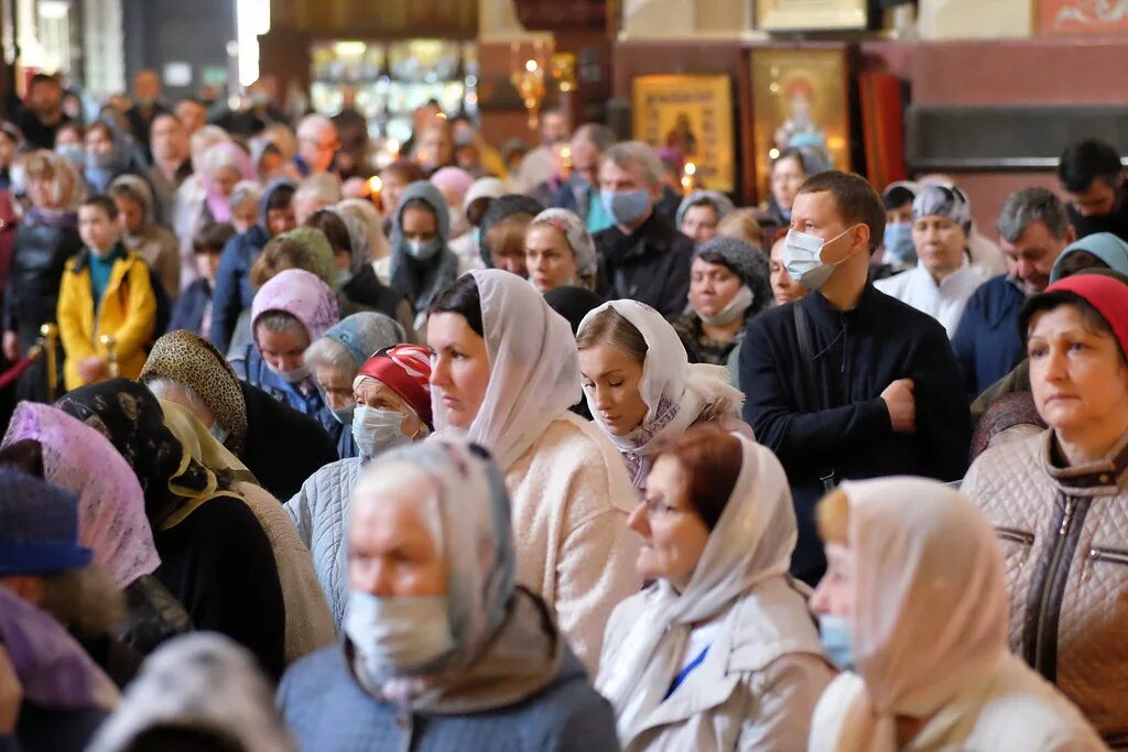 Чистый четверг в 2025 году у православных. Великий четверг. чистый четверг в храме. служба великого четверга. великий четверг 2025.