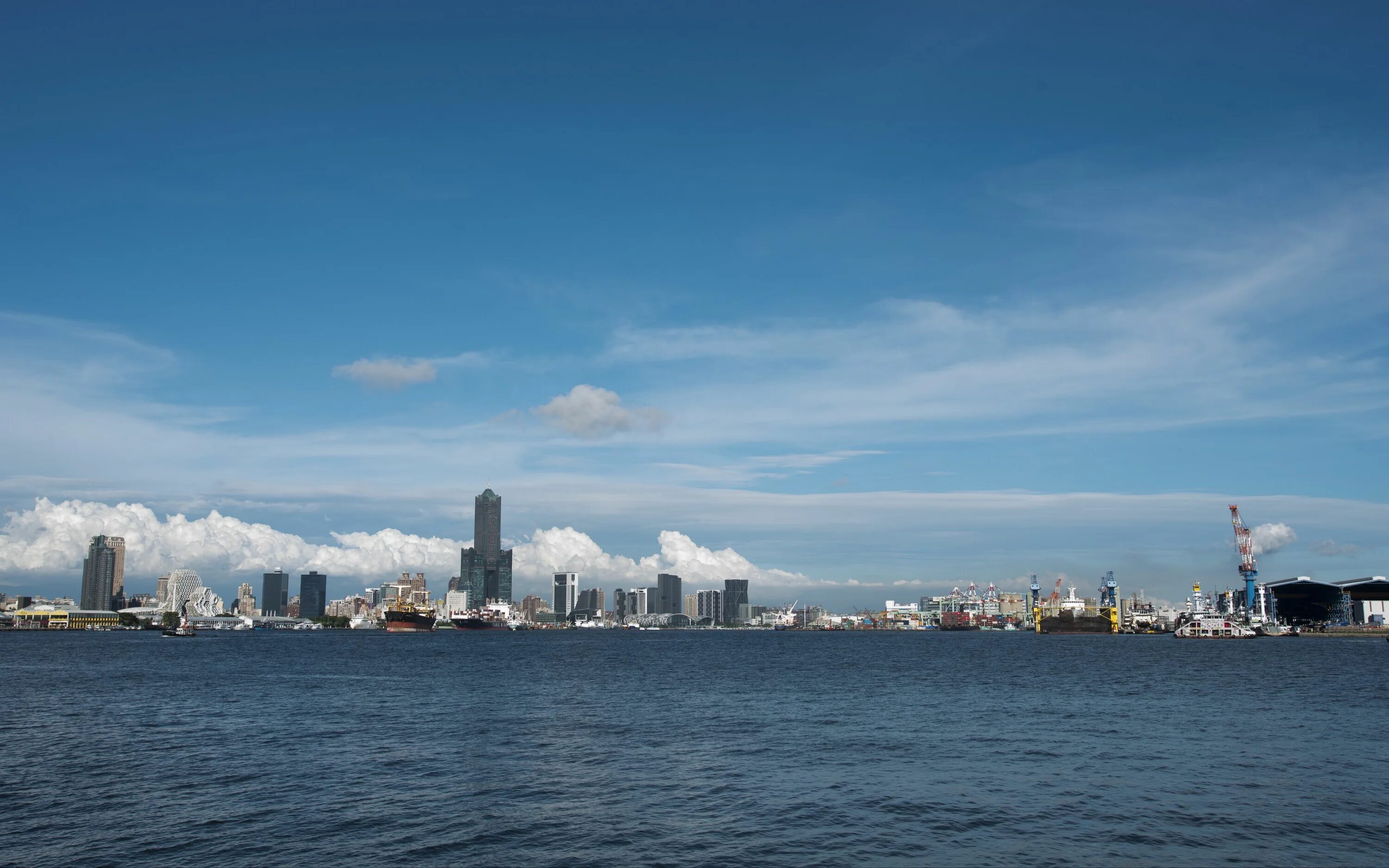 Небоскребы закат море. Небоскребы панорама. Картинки архитектура море. Небоскребы у океана фото. Небоскребы в море.