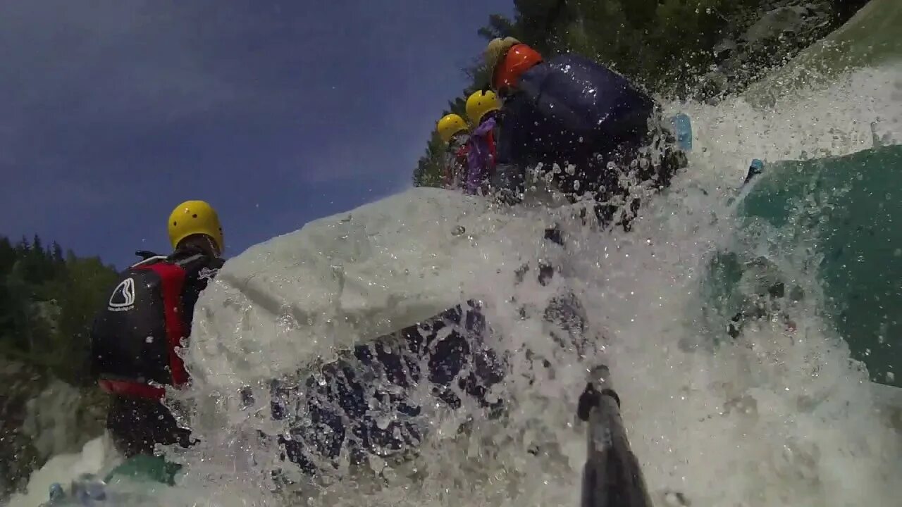 Уровень воды в реке катунь на сегодня. Аккемский прорыв Катунь. Порог Аккемский прорыв. Катунь Аккемская труба. Порог Аккемский прорыв на Катуне.