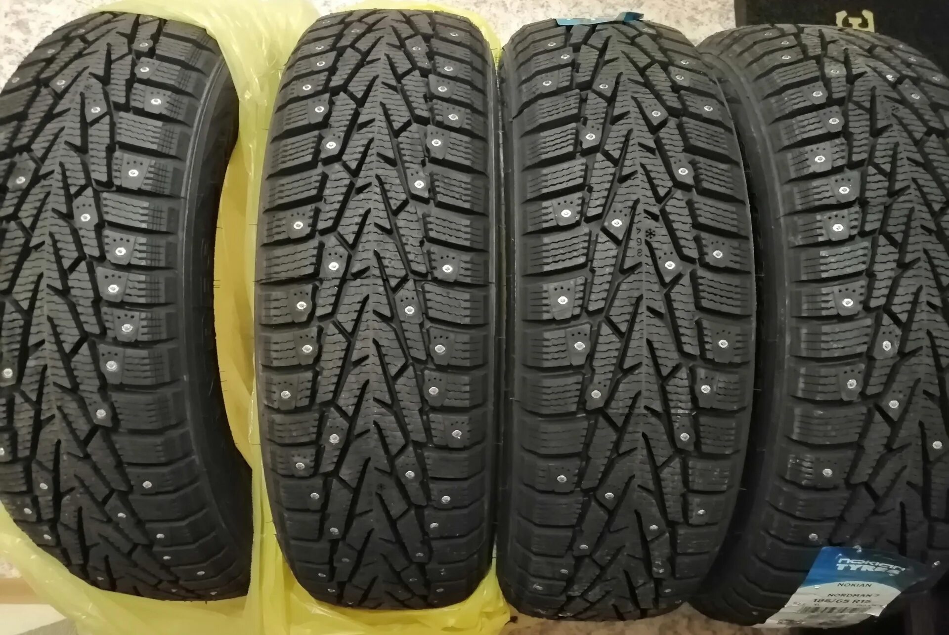 Nordman 7 suv r17. Нокиан Нордман 7. Нокиан Нордман 7 185/65/15. Нордман 7 185/65 r15. Nokian Tyres Nordman 7 185/65 r15.