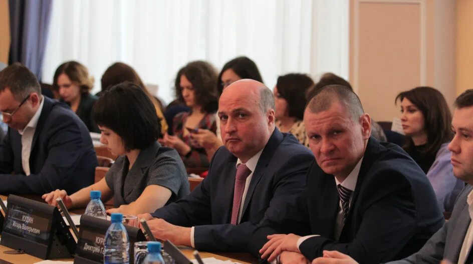 Сайт совета депутатов новосибирска. Совет депутатов города новосибирска. сессия совета депутатов города новосибирска. депутаты города екатеринбург. депутаты г курган.