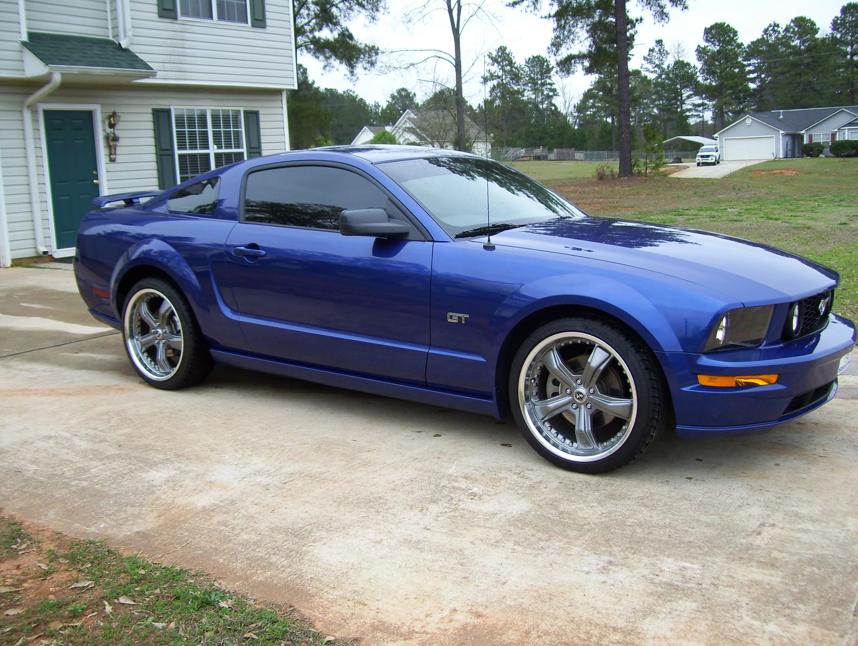 Форд 2005 г. Форд Мустанг ГТ 2005. Ford Mustang 2005. Ford Mustang 2005 Blue. Mustang 2005 Форд Мустанг.