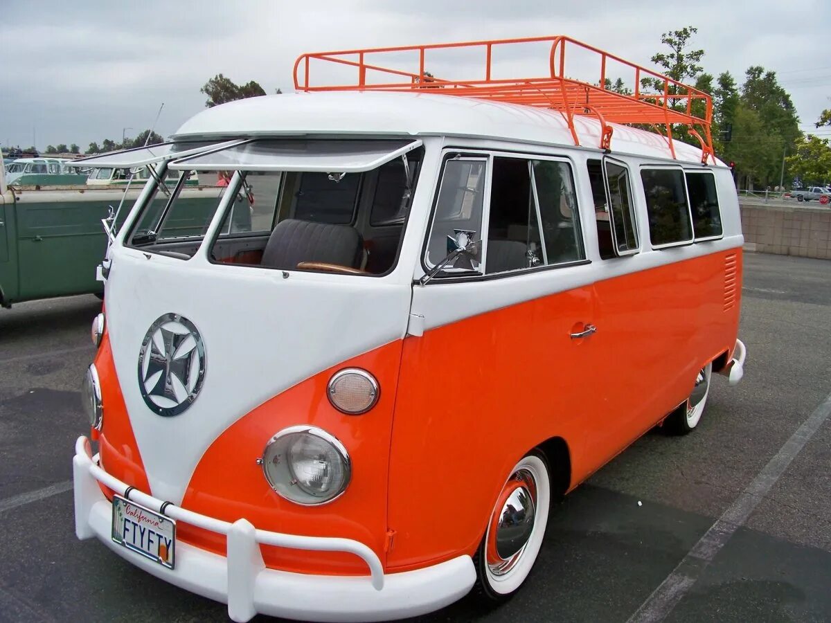 Volkswagen t1 оранжевый. Фольксваген Bus. VW t1 Camper van. Фольксваген Bus t2. Volkswagen автобус